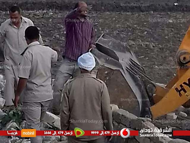إزالة 3 حالات تعدي على الأرض الزراعية بفاقوس 2 3 حالات تعدي على الأرض الزراعية بفاقوس 1