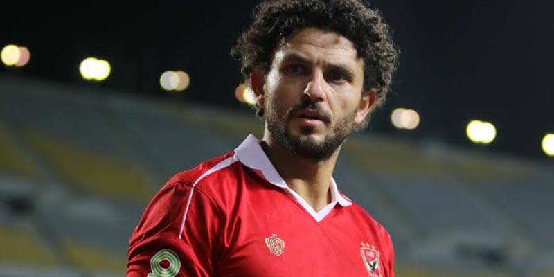 جماهير الزمالك تهتف لحسام غالي قبل مباراة القمة 116 1 جماهير الزمالك