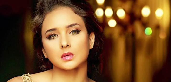نيللي كريم تثير الجدل بعد إطلالتها الأخيرة ع البحر 1 نيللي كريم تثير الجدل بعد إطلالتها