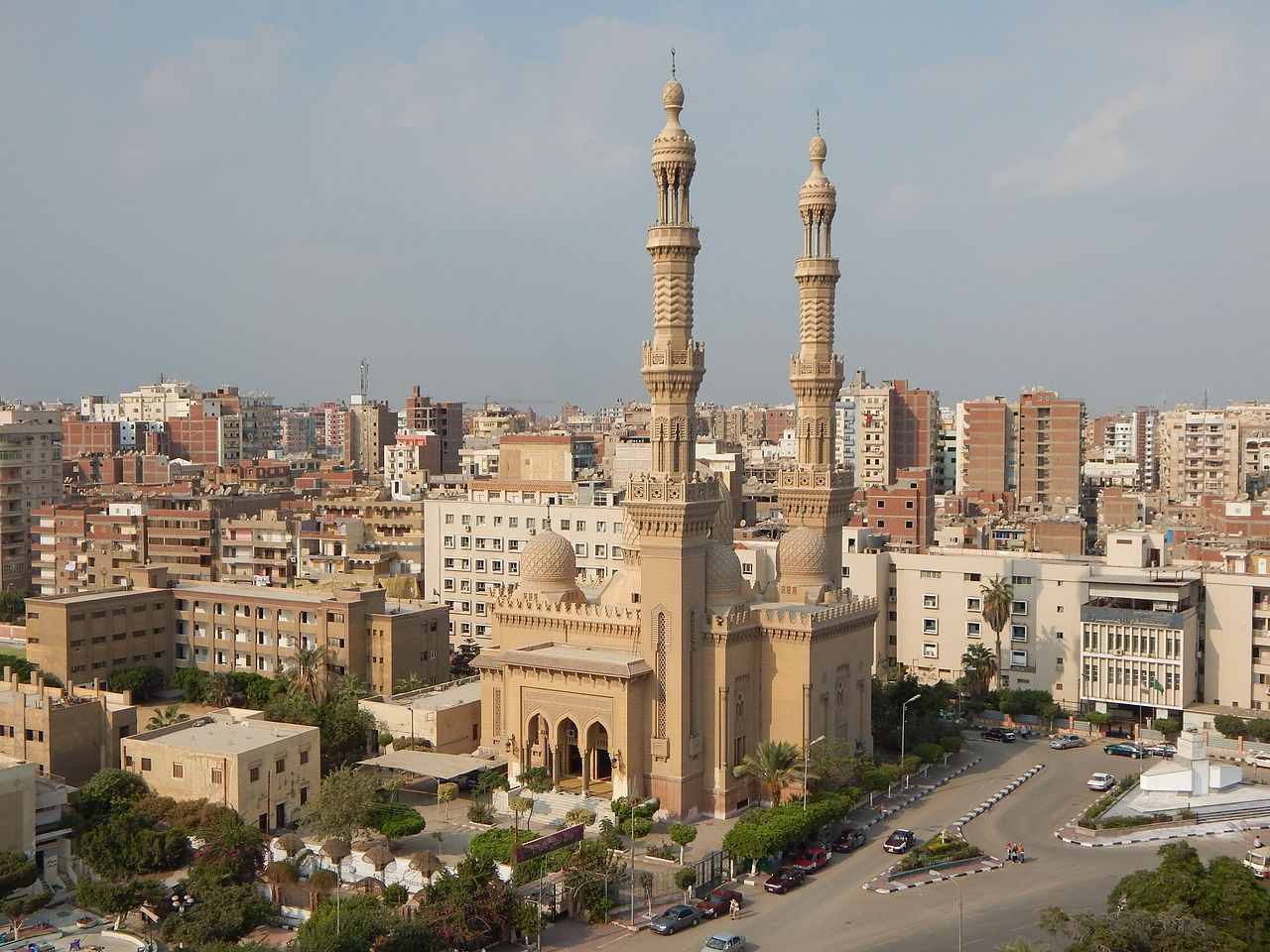 بيان من الأوقاف بشأن ما تردد عن إجبار المواطنين 1 مسجد الفتح
