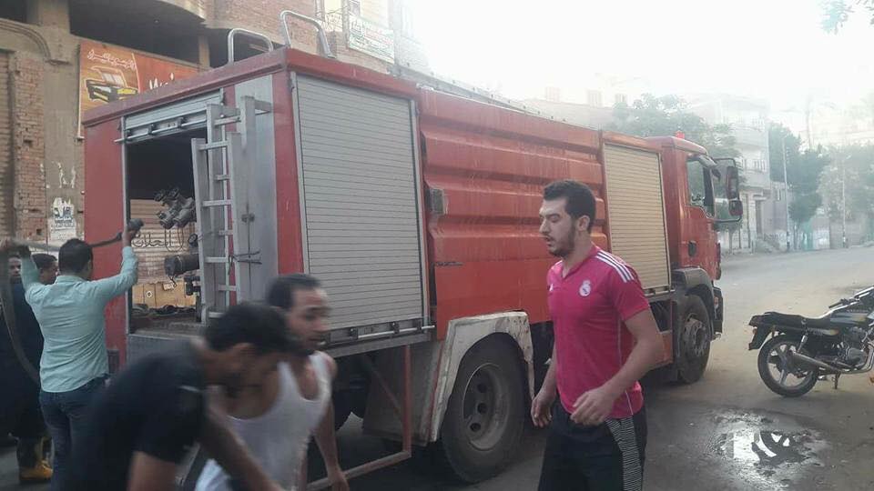 حريق بمصنع صباغة وطباعة بالعاشر من رمضان 1 حريق بمصنع صباغة وطباعة بالعاشر من رمضان