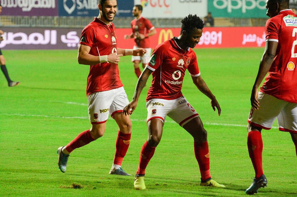 الأهلي يجمد مستحقات لاعبيه