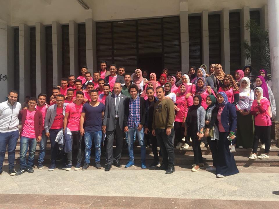 عميد كلية التجارة بالزقازيق يشارك الطلاب في العملية الإنتخابية 1 عميد كلية التجارة بالزقازيق يشارك الطلاب في العملية الإنتخابية