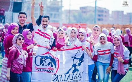 تيشيرتات الزمالك في الـ «فان داي» لطلاب إعلام الزقازيق 1 فان داي إعلام الزقازيق