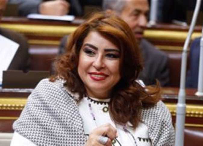 نائبة عن زيادة مرتبات الوزراء: «هدفع 17 ألف جنيه فاتورة تليفوني منين» 1 نائبة عن زيادة مرتبات الوزراء