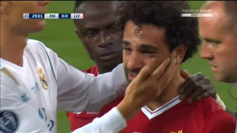 أول ظهور لمحمد صلاح بعد إصابته أمام ريال مدريد 1 أول ظهور لمحمد صلاح