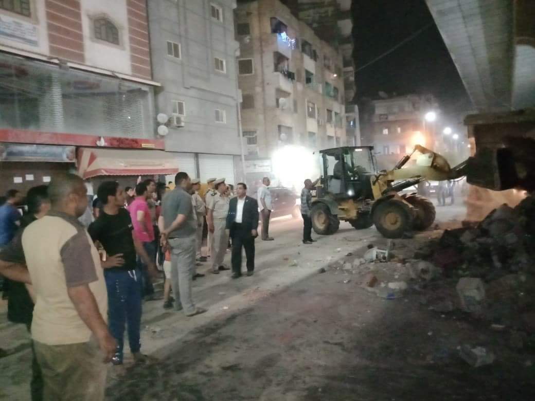 حملة مكبرة لإزالة التعديات أسفل كوبري الجديد بالزقازيق 1 حملة مكبرة لإزالة التعديات أسفل كوبري الجديد بالزقازيق