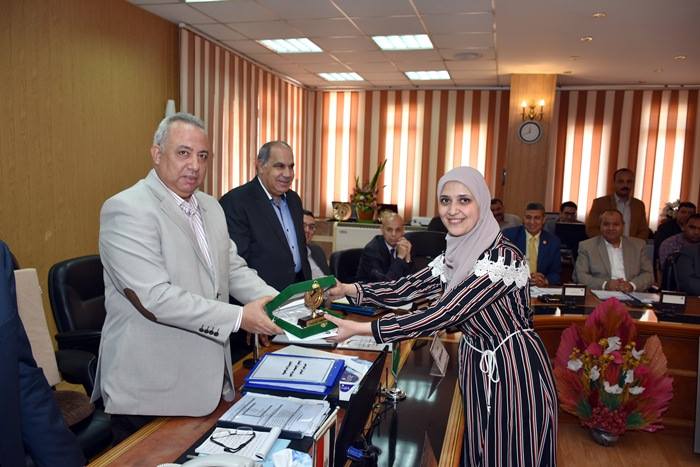 محافظ الشرقية يكرم المهندسين المتميزين بإدارة التخطيط العمراني 1 محافظ الشرقية يكرم المهندسين المتميزين بإدارة التخطيط العمراني 2