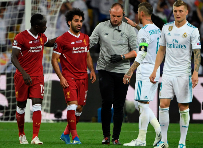 نجيب ساويرس يحذر راموس بعد إصابة محمد صلاح.. تعليق ناري 1 نجيب ساويرس يحذر راموس بعد إصابة محمد صلاح