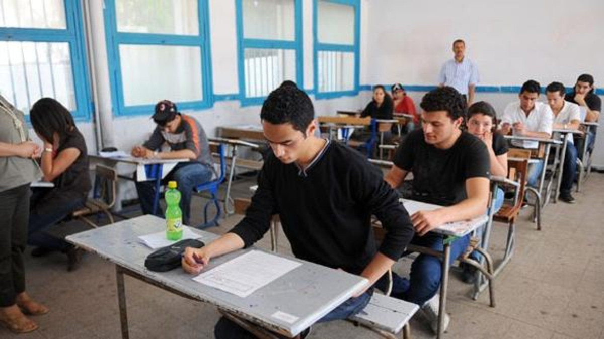 تداول أسئلة الاقتصاد للثانوية العامة 2018 بعد 20 دقيقة 1 الثانوية العامة