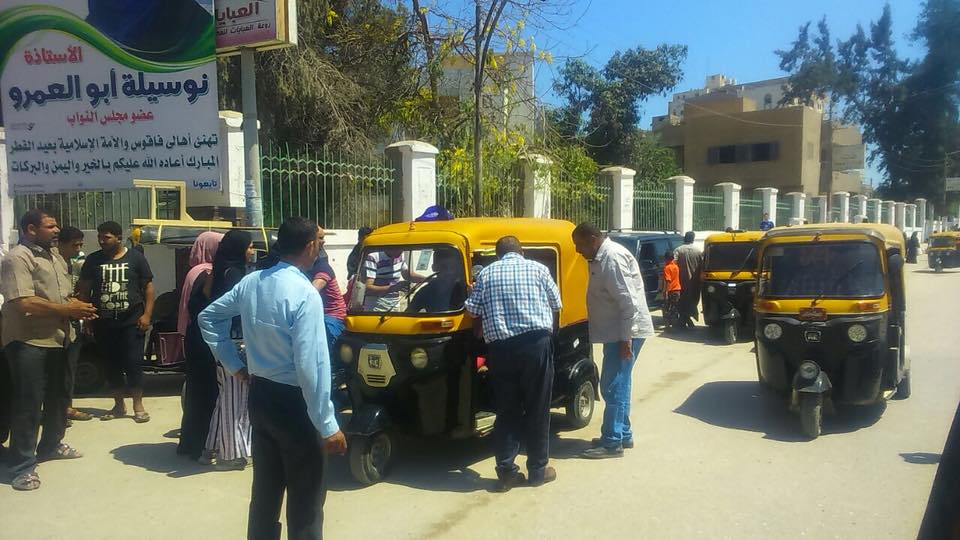 5 جنيه أجرة التوك توك داخل مدينة فاقوس بالشرقية 2 رئيس مركز فاقوس يضبط تعريفة التوكتك داخل فاقوس