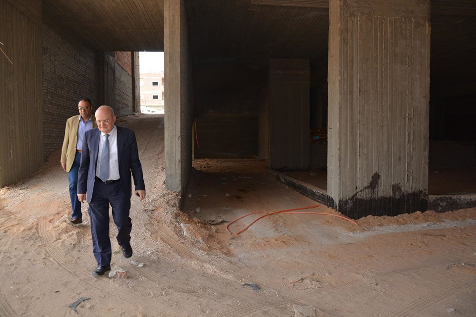 رئيس جامعة الزقازيق في جولة بكلية الأثار بصان الحجر 2 رئيس جامعة الزقازيق في جولة بكلية الأثار ومنطقة صان الحجر