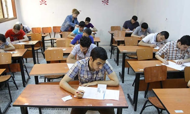 بدء امتحان الاقتصاد لطلاب الثانوية العامة بالشرقية 1 الثانوية العامة