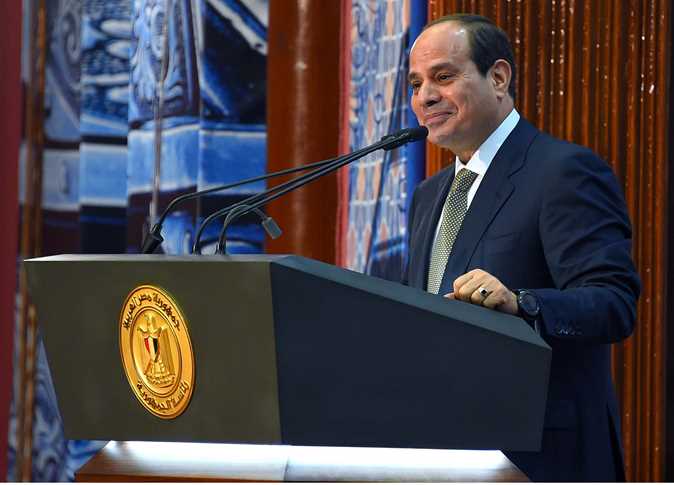 الرئيس السيسي يصدق على قانون عربات الطعام: 5 آلاف جنيه سنويا للترخيص 1 الرئيس السيسي يصدق على قانون عربات الطعام