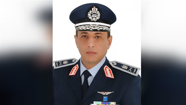 اللواء محمد عباس حلمى قائدًا للقوات الجوية خلفا ليونس المصرى 1 اللواء محمد عباس حلمى قائدًا للقوات الجوية