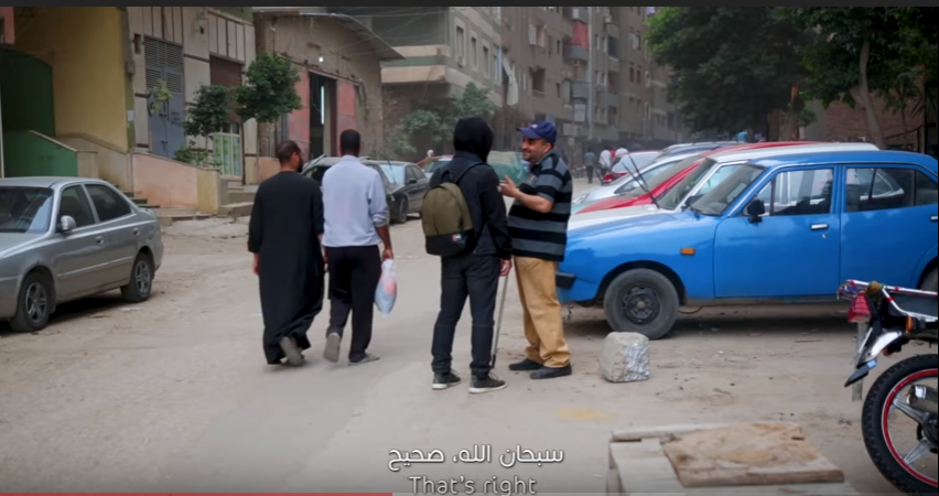 كيف ساعد برنامج قلبي اطمأن رجل مصري مصاب بعينيه ؟ 11 برنامج قلبي اطمأن يتكلف بمصاريف عملية مصري كاملة