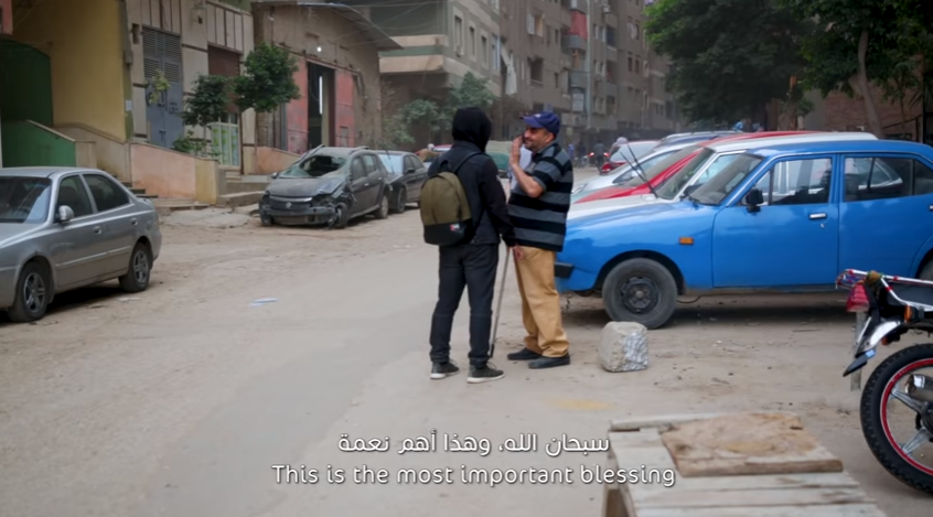 كيف ساعد برنامج قلبي اطمأن رجل مصري مصاب بعينيه ؟ 12 برنامج قلبي اطمأن يتكلف بمصاريف عملية مصري كاملة