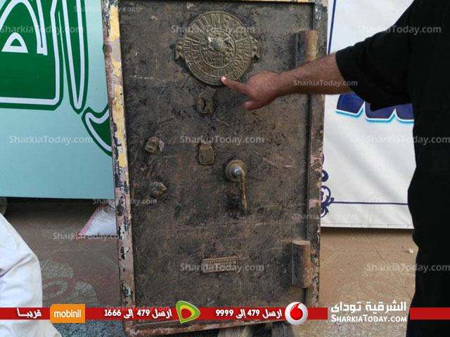 حقيقة العثور على خزنة أثرية أثناء الحفر بنفق شارع فاروق بالزقازيق 1 حقيقة العثور على حزينة أثرية أثناء الحفر بنفق شارع فاروق بالزقازيق