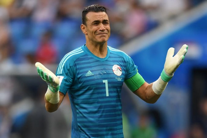 دموع وحسرة لاعبي منتخب مصر بعد الخسارة من السعودية 3 دموع وحسرة لاعبي منتخب مصر