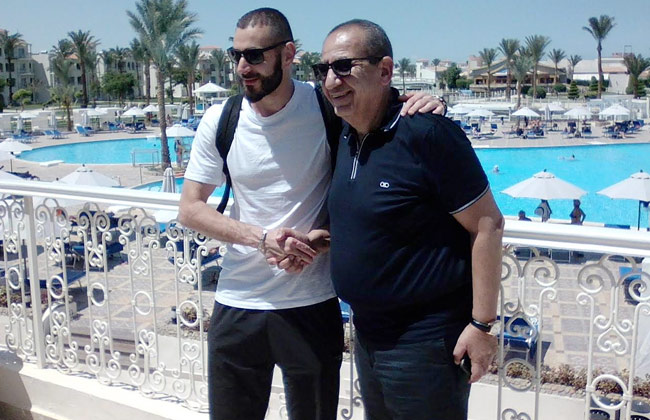سبب تواجد بنزيما في الغردقة رغم استعداد منتخب بلاده لكأس العالم 1 سبب تواجد بنزيما في الغردقة