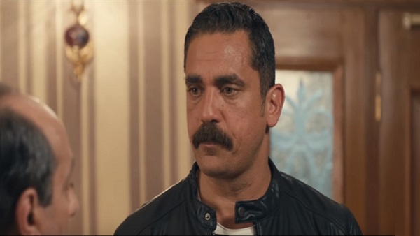 أمير كرارة يحلق شارب سليم الأنصاري بعد انتهاءه من كلبش 2 1 سليم الأنصاري