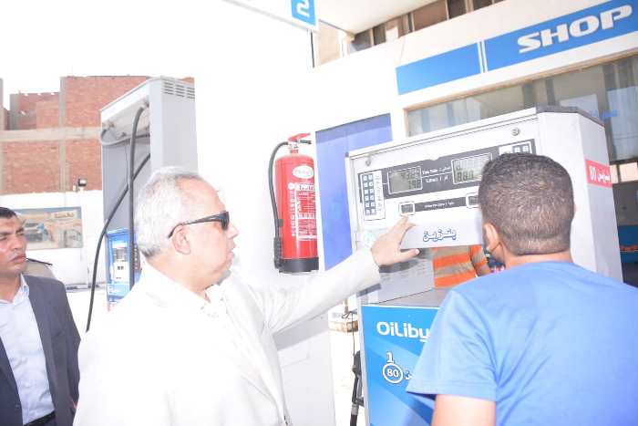 محافظ الشرقية يتفقد عدداً من محطات الوقود بالزقازيق 2 محافظ الشرقية يتفقد عدداً من محطات الوقود بمدينة الزقازيق