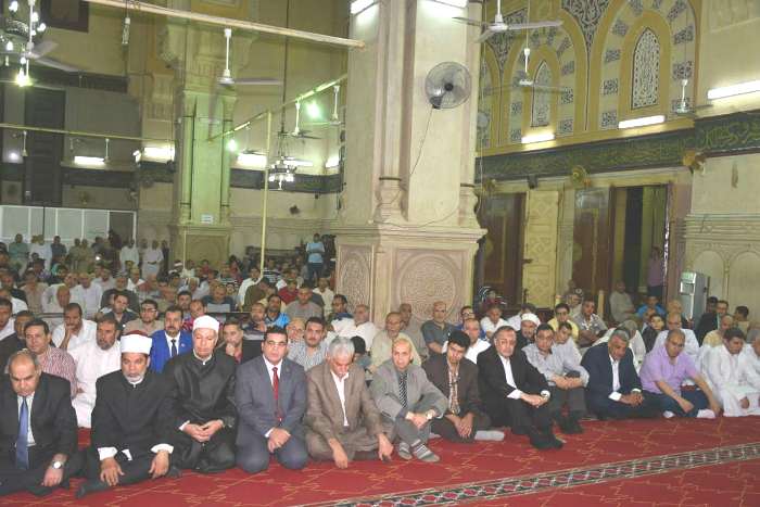 محافظ الشرقية يحضر احتفالية الأوقاف بليلة القدر بمسجد الفتح بالزقازيق 2 محافظ الشرقية يحضر احتفالية الأوقاف بليلة القدر