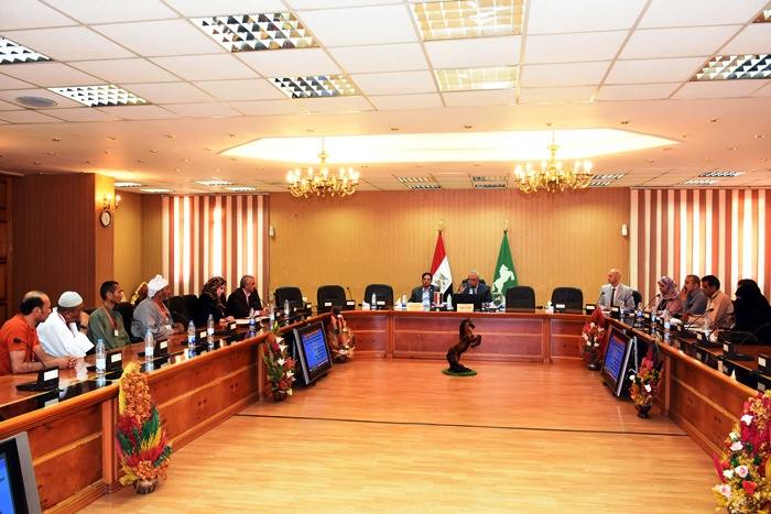 محافظ الشرقية يستقبل المواطنين .. ويؤكد: من حق المواطن الحصول على أفضل الخدمات 1 محافظ الشرقية يستقبل المواطنين