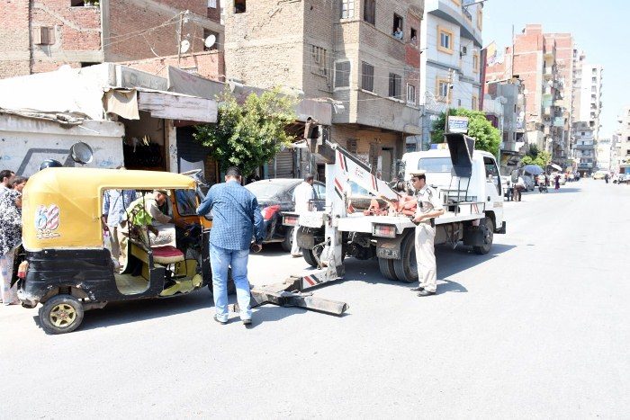 محافظ الشرقية يضبط أحد نباشي القمامة وتوكتوك بالزقازيق 2 محافظ الشرقية يضبط أحد نباشي القمامة وتوكتوك مخالف بالزقازيق
