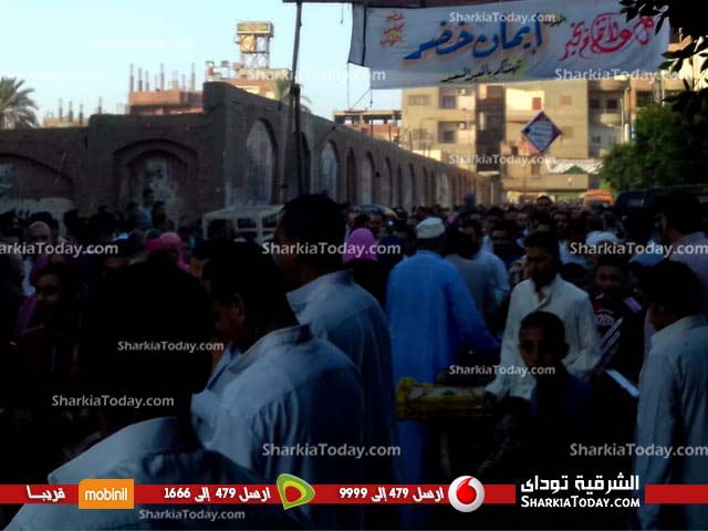 مدينة القنايات تستقبل عيد الفطر بانقطاع الكهرباء في صلاة العيد 1 مدينة القنايات تستقبل عيد الفطر بانقطاع الكهرباء