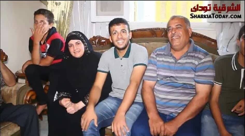 الأول على الثانوية العامة ابن أبو كبير: علاقتي بربي سر نجاحي وحلمي أكون دكتور عالمي 5 الأول على الثانوية العامة