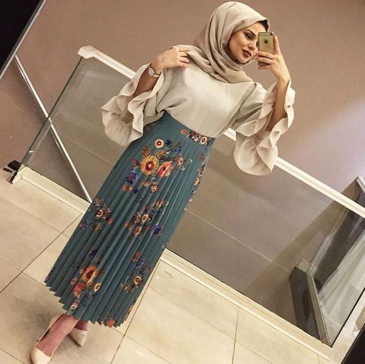 بلوزات للجيبات