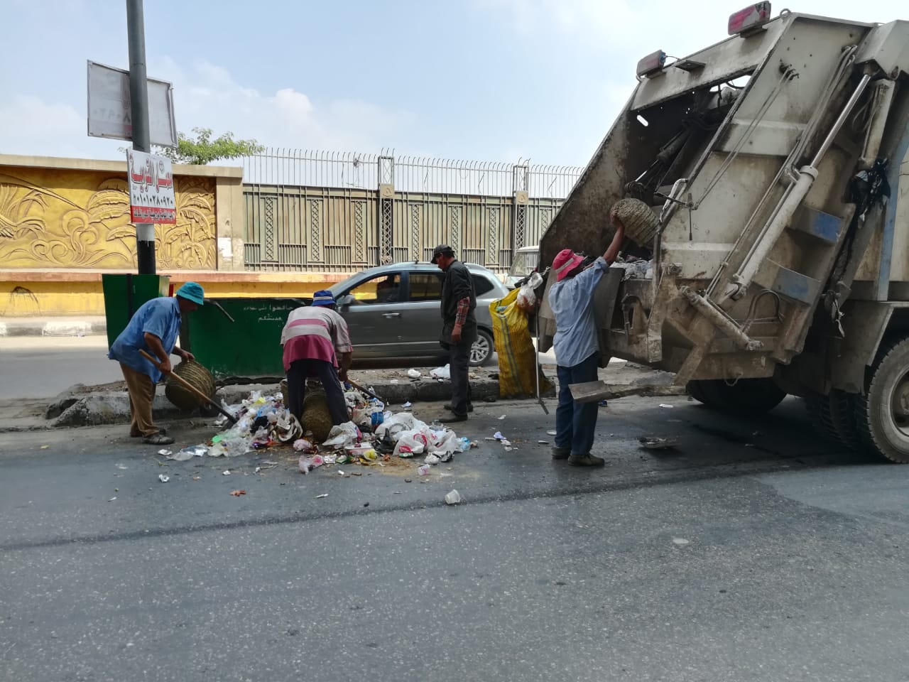 حملات لرفع كفاءة ونظافة الطرق بالزقازيق 3 حملات لرفع كفاءة ونظافة الطرق بالزقازيق