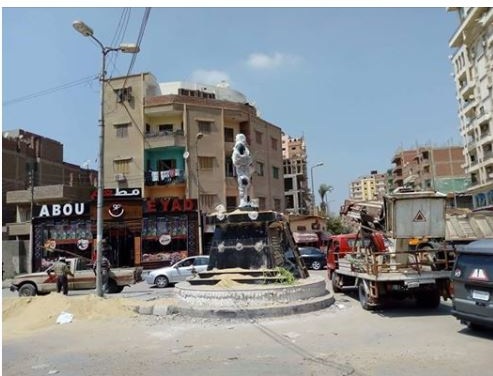 سخرية رواد التواصل من تمثال الشهيد المنسي بمنيا القمح بعد تداول صور له 1 سخرية رواد التواصل من تمثال الشهيد المنسي بمنيا القمح