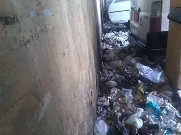 شكوى أهالي أبوكبير من القمامة والصرف الصحي بموقف عبود 5 شكوى أهالي أبوكبير من القمامة والصرف الصحي
