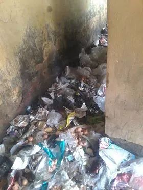 شكوى أهالي أبوكبير من القمامة والصرف الصحي بموقف عبود 2 شكوى أهالي أبوكبير من القمامة والصرف الصحي