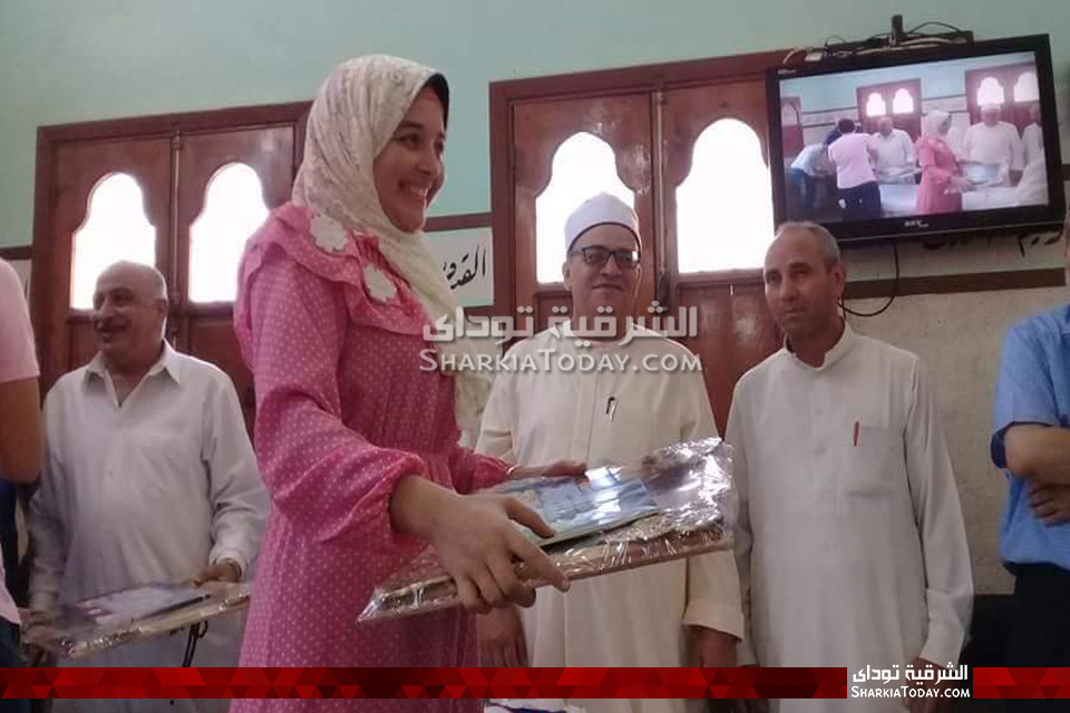 قرية كشيك بأبوحماد تكرم أوائل الثانوية العامة