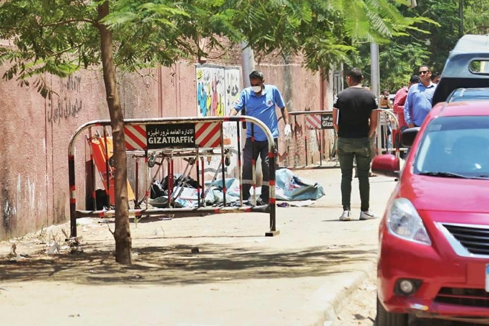 لحظة نقل جثث أطفال المريوطية إلى سيارة الإسعاف