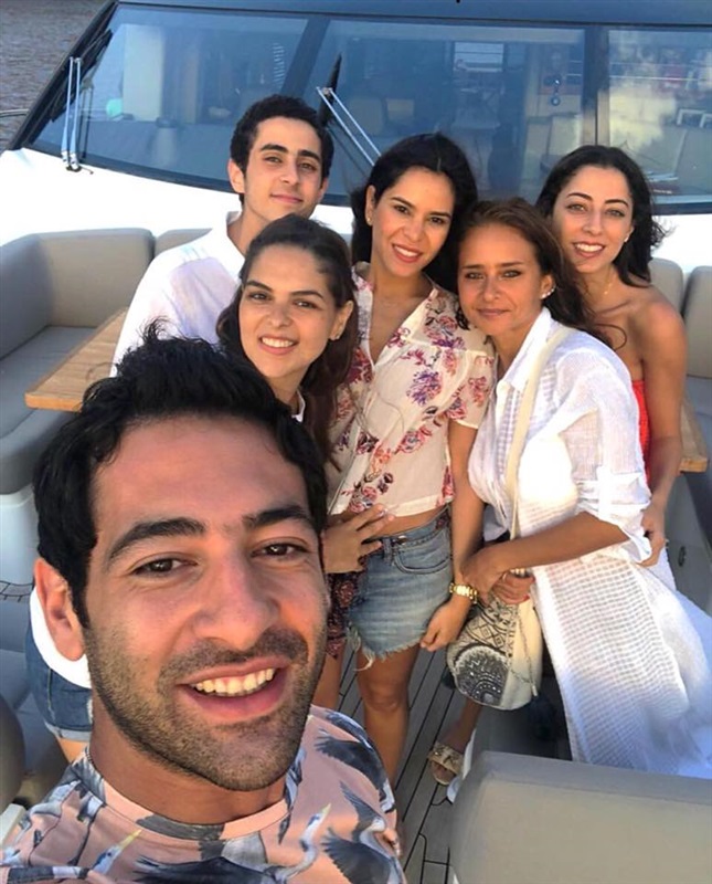 نيللي كريم تثير الجدل بعد إطلالتها الأخيرة ع البحر 2 نيللي كريم تثير الجدل بعد إطلالتها