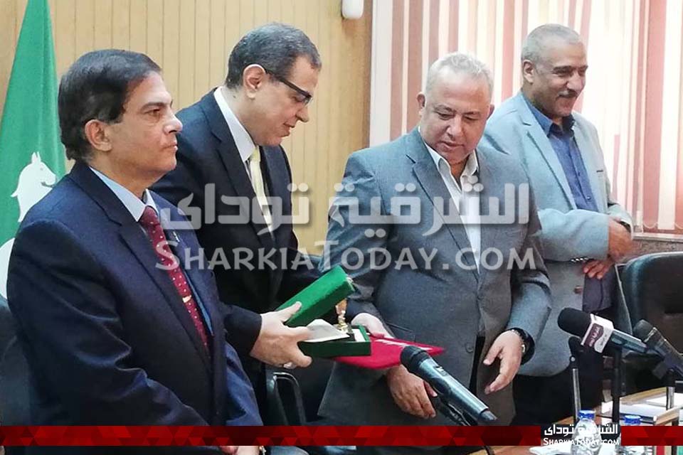 وزير القوى العاملة في الشرقية لتسليم 25 عقد عمل لذوي القدرات الخاصة 1 وزير القوى العاملة في الشرقية لتسليم 25 عقد عمل لذوي القدرات الخاصة