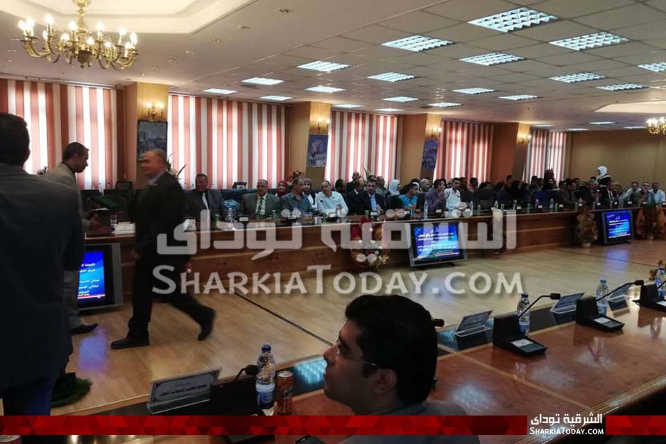 وزير القوى العاملة في الشرقية لتسليم 25 عقد عمل لذوي القدرات الخاصة 5 وزير القوى العاملة في الشرقية لتسليم 25 عقد عمل