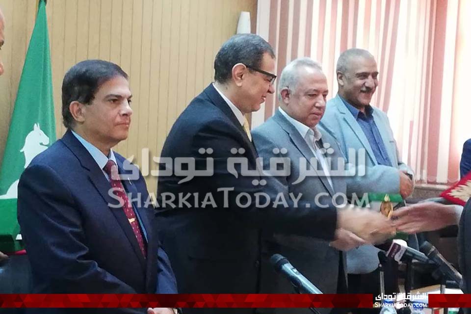 وزير القوى العاملة في الشرقية لتسليم 25 عقد عمل لذوي القدرات الخاصة 2 وزير القوى العاملة في الشرقية
