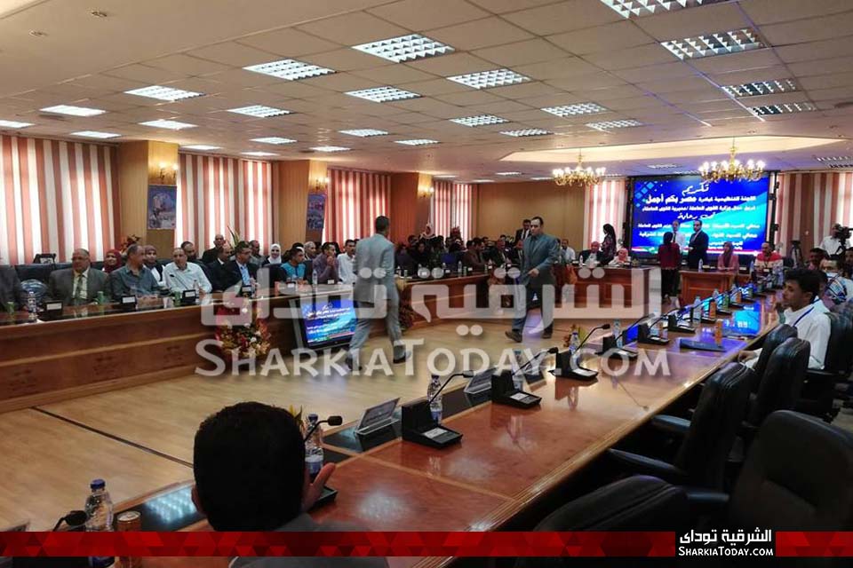 وزير القوى العاملة في الشرقية لتسليم 25 عقد عمل لذوي القدرات الخاصة 3 وزير القوى العاملة في الشرقية لتسليم 25 عقد عمل لذوي القدرات الخاصة