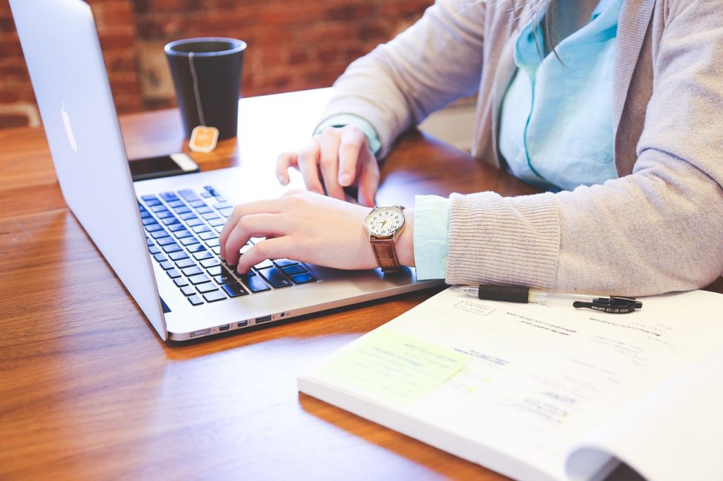 5 نصائح لاختيار أفضل الملابس للعمل 1 ملابس العمل للمرأة