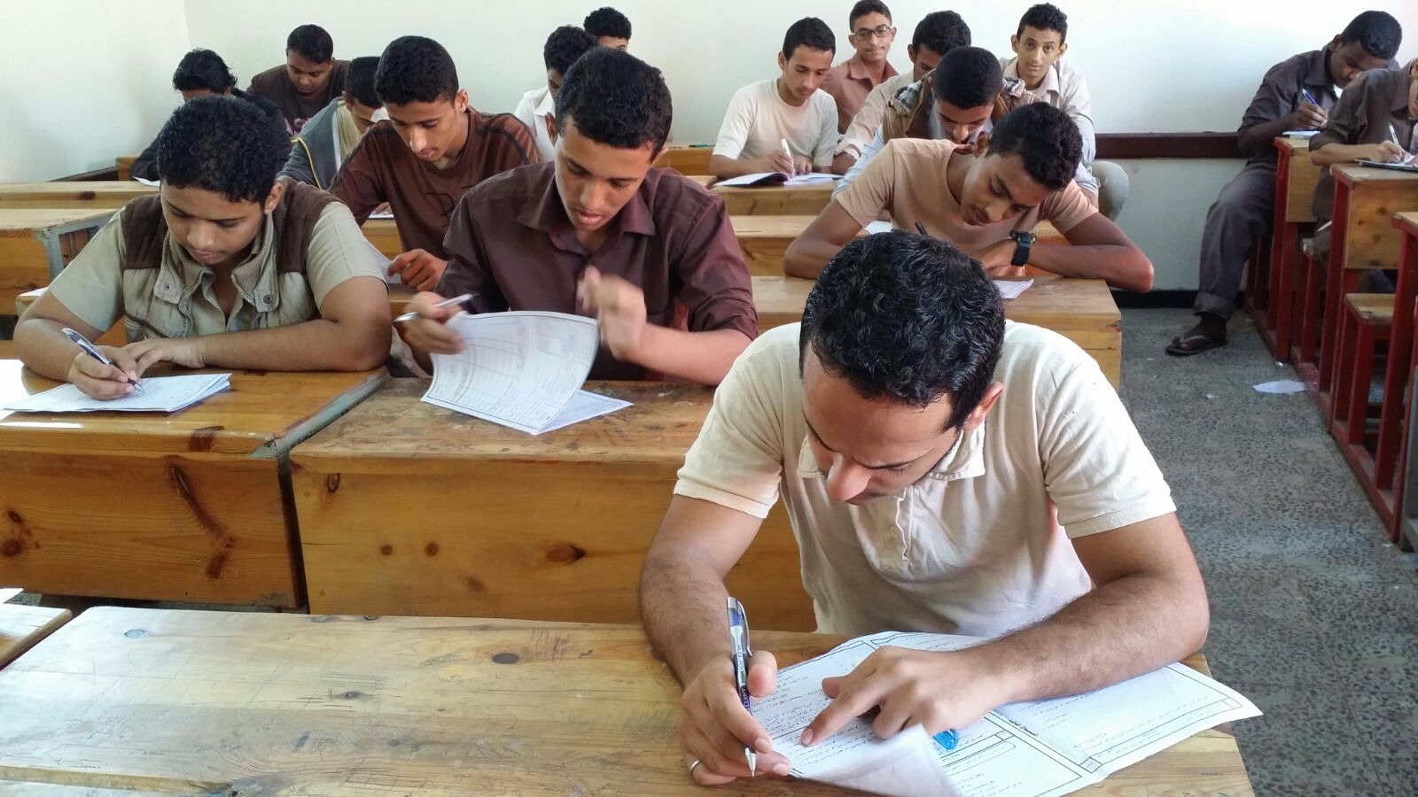 قرار جديد من «التعليم» بشأن الدراسة بالصفين الأول والثاني الثانوي 1 «التعليم» بشأن الدراسة بالصفين الأول والثاني الثانوي