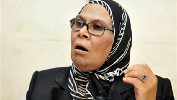 آمنة نصير تدافع عن فتاة التجمع لهذا السبب 1 آمنة نصير تدافع عن فتاة التجمع