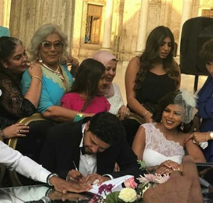 الصور الأولى من عقد قران ناهد السباعي 3 الصور الأولى من عقد قران ناهد السباعي