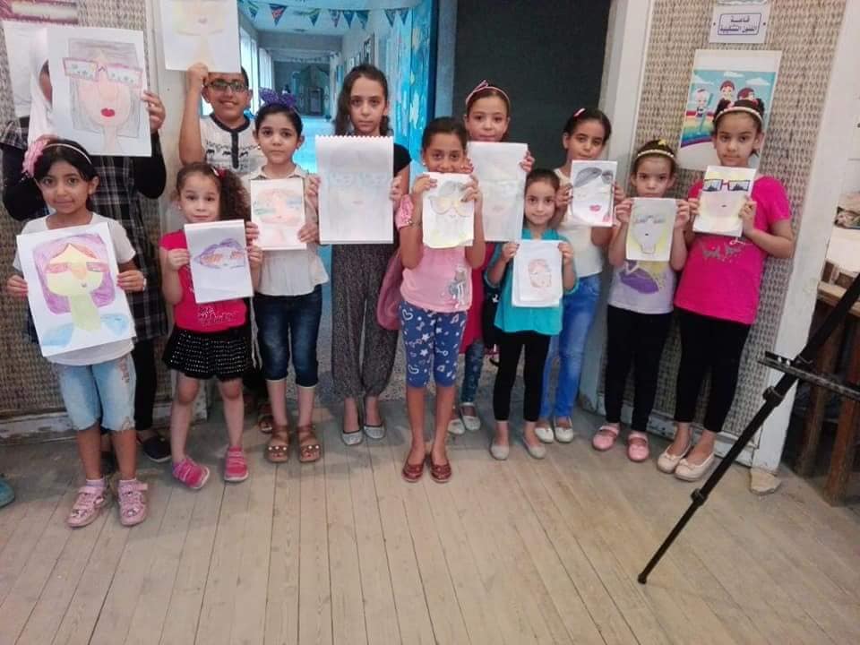 ورش فنية لتعليم الفنون التشكيلية بالعاشر من رمضان 2 رواد قصر ثقافة العاشر من رمضان