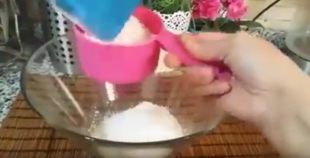 أسهل طريقة لعمل الزلابية من مروة الشافعي بالعسل الأبيض و صوص الشكولاتة 2 زلابية مروة الشافعي