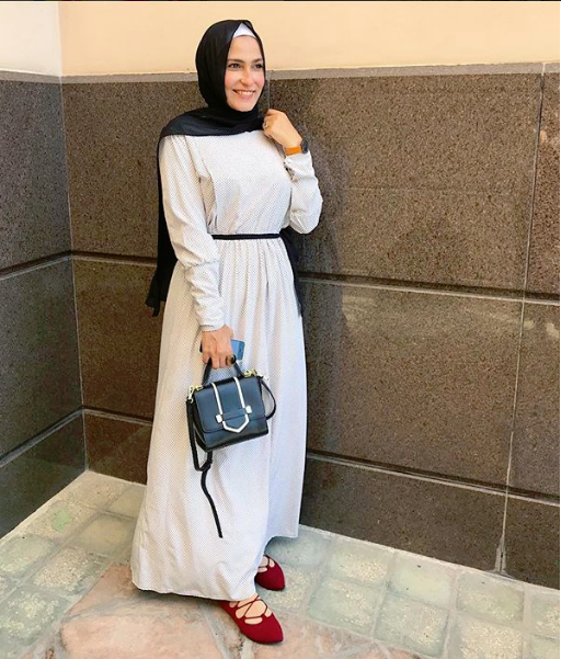 نصائح ذهبية لاختيار إطلالتك الجامعية من وفاء عز الدين 15 فساتين محجبات 2018 من وفاء عز الدين